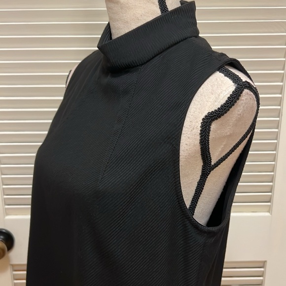 Trina Turk Tunic, Sleeveless, Turtleneck in Black, Size 6, EUC - Picture 8 of 17